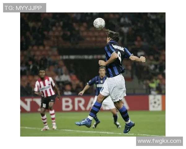 41岁伊布替补出场打破欧冠最老进球纪录震惊全场